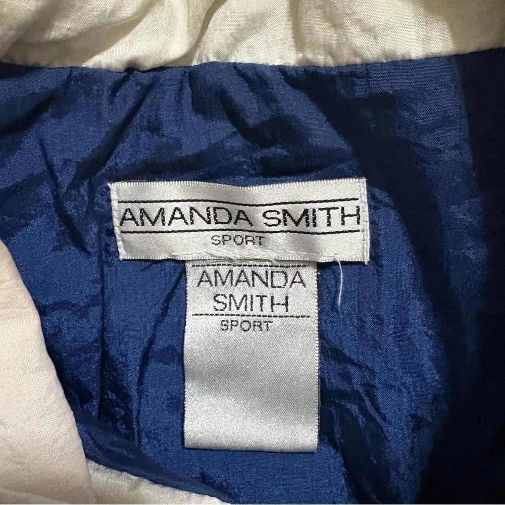 N/A pads size windbreaker